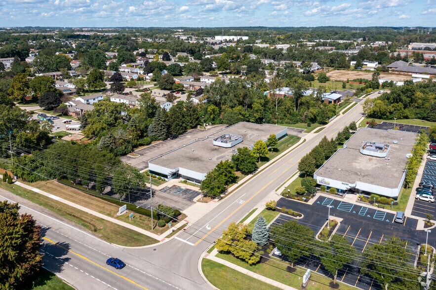 24245 Karim Blvd, Novi, MI à vendre - Aérien – Image 2 sur 5