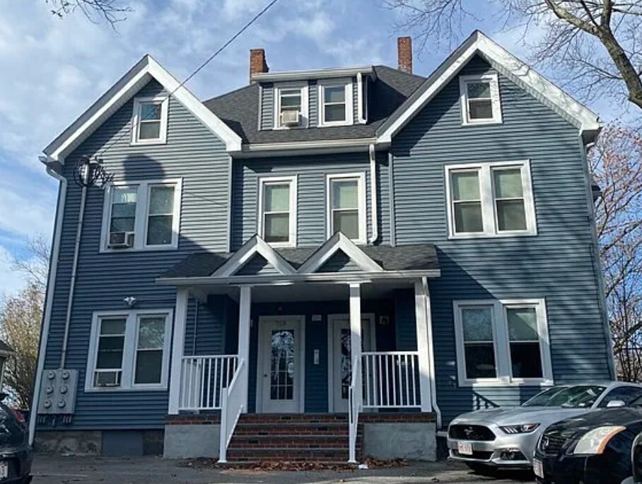 755 Truman Hwy, Hyde Park, MA à vendre Photo principale– Image 1 sur 11