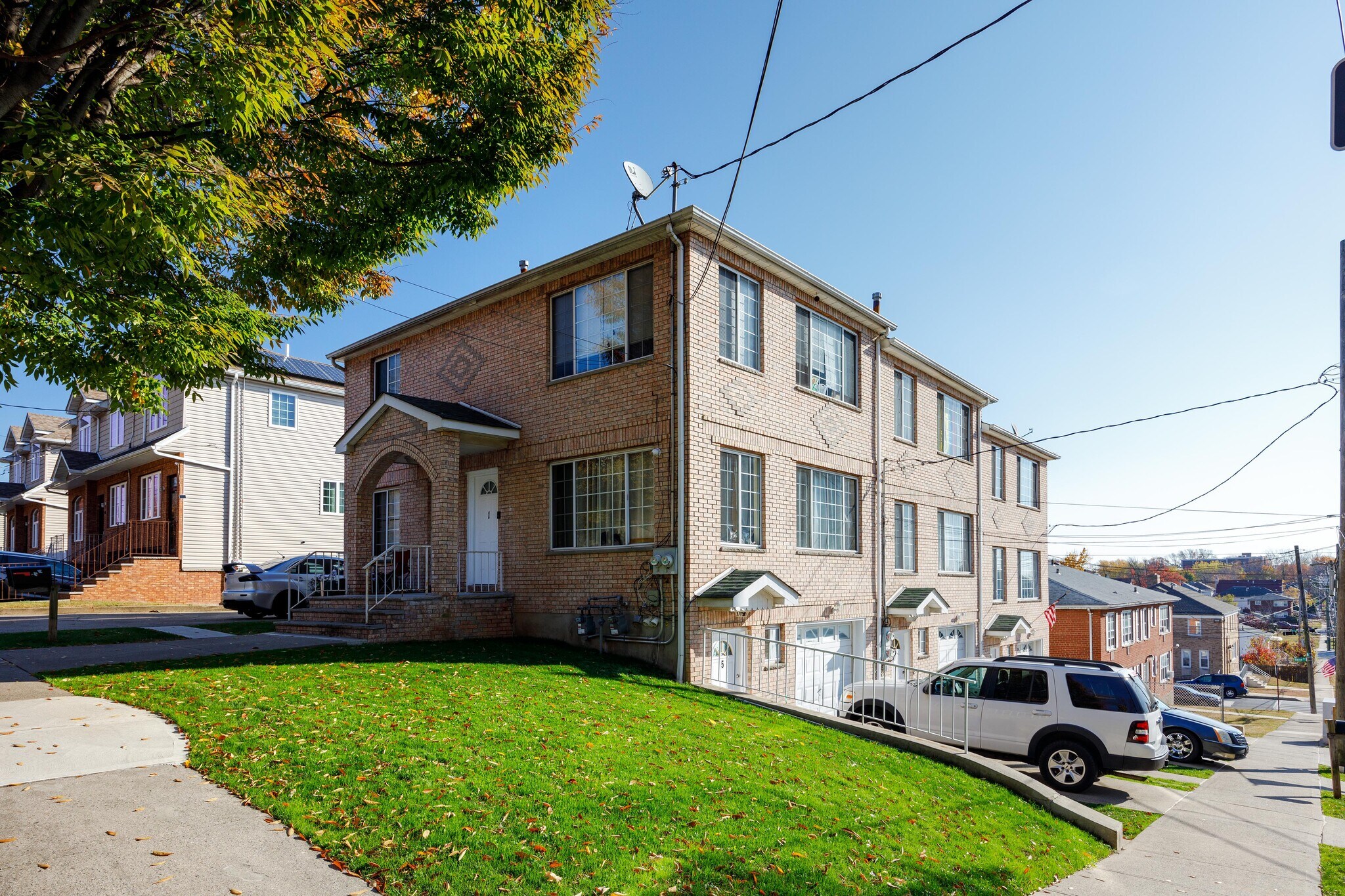 820 Richmond Rd, Staten Island, NY à vendre Photo de l’immeuble– Image 1 sur 10