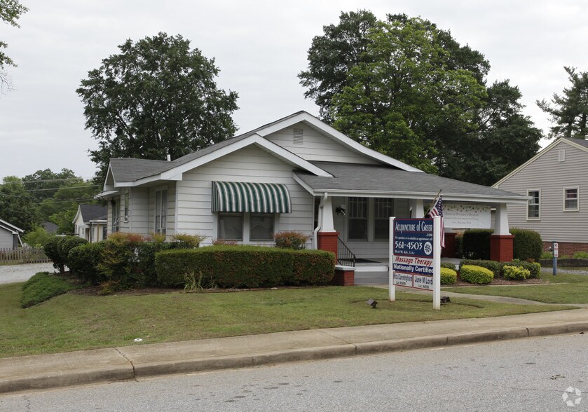106 Memorial Dr, Greer, SC à louer - Photo de l’immeuble – Image 2 sur 14