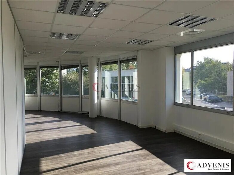 Bureau dans Mérignac à louer - Photo de l’immeuble – Image 1 sur 5