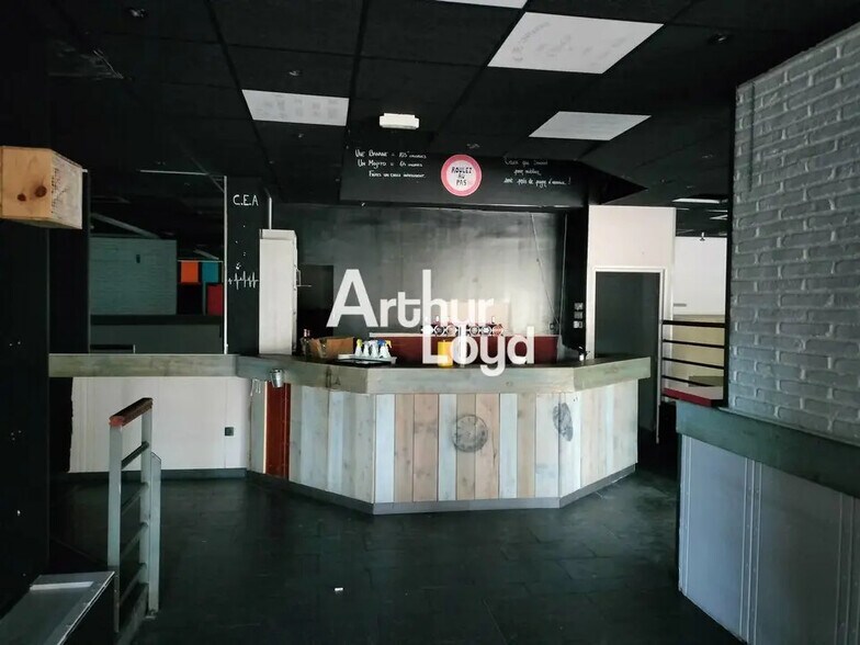 Local commercial dans SOPHIA ANTIPOLIS à louer - Photo de l’immeuble – Image 3 sur 7