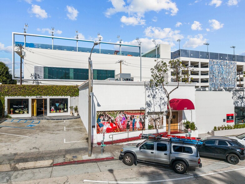 8747 Melrose Ave, West Hollywood, CA à louer - Photo de l’immeuble – Image 2 sur 11
