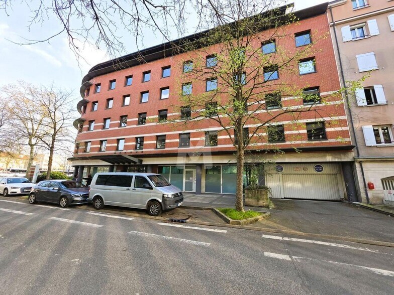 Bureau dans Melun à louer - Photo de l’immeuble – Image 3 sur 10