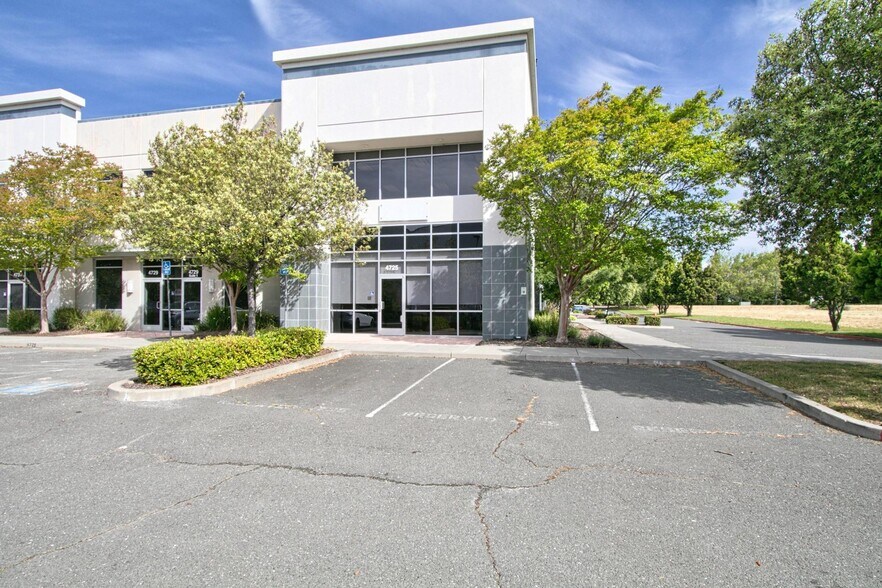 4725 Mangels Blvd, Fairfield, CA à louer - Photo de l’immeuble – Image 2 sur 14