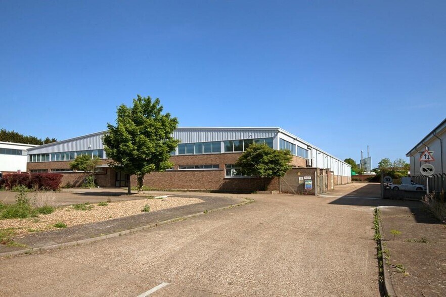 20 Freebournes Rd, Witham à vendre - Photo de l’immeuble – Image 3 sur 12
