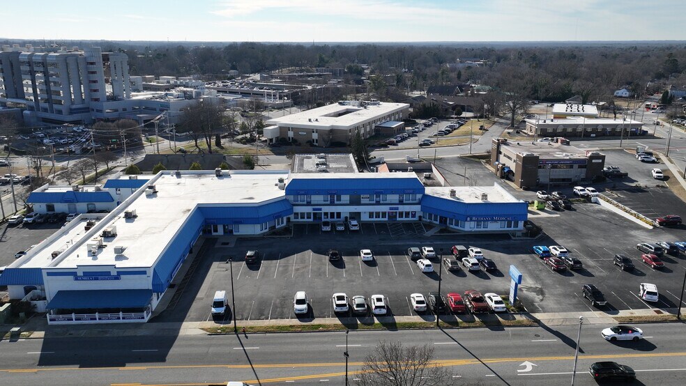 801 N Main St, High Point, NC à louer - Photo de l’immeuble – Image 3 sur 5