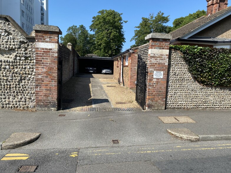 29 Compton Place Rd, Eastbourne à louer - Photo de l’immeuble – Image 2 sur 16