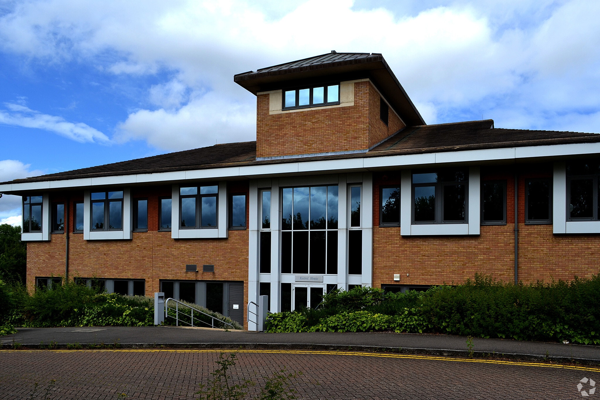Timbold Dr, Milton Keynes à louer Photo de l’immeuble– Image 1 sur 5