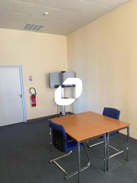 Bureau dans Aulnoy-lez-Valenciennes à louer - Photo de l’immeuble – Image 2 sur 13