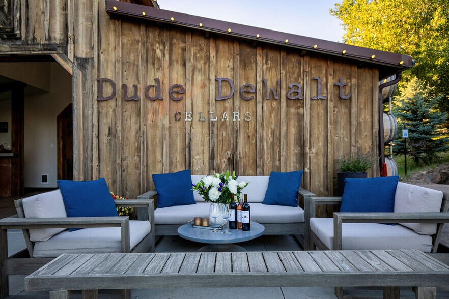 5446 N 16 Hwy, Eagle, ID à vendre - Photo de l’immeuble – Image 2 sur 16