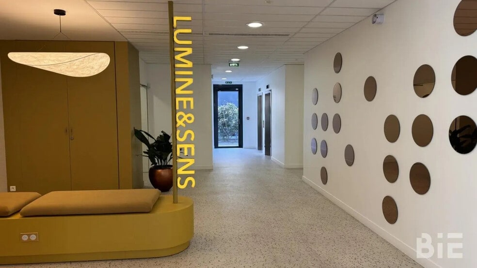 Bureau dans Bordeaux à louer - Hall d’entrée – Image 3 sur 32