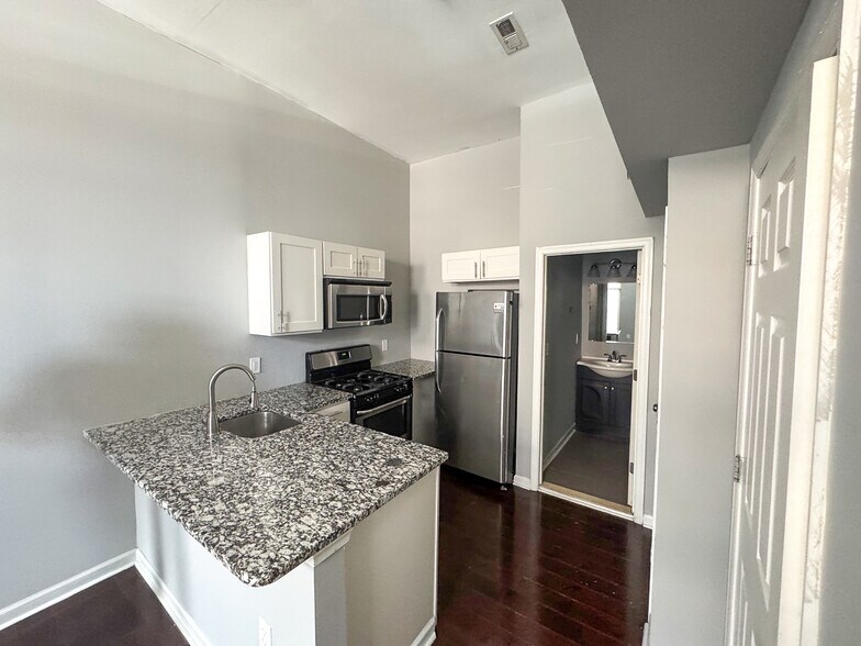 1703-1705 Saint Paul St, Baltimore, MD à vendre - Photo de l’immeuble – Image 2 sur 11