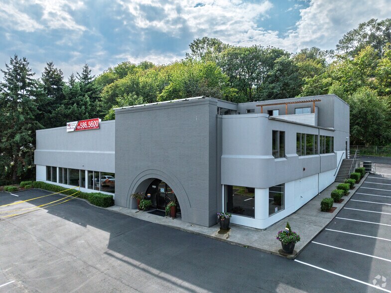 16705 Southcenter Pky, Tukwila, WA à louer - Photo principale – Image 1 sur 5