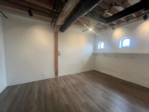 101 E Green St, Pasadena, CA à louer Photo intérieure– Image 2 sur 3