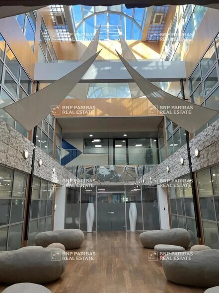 Bureau dans Boulogne-Billancourt à louer - Photo de l’immeuble – Image 2 sur 8