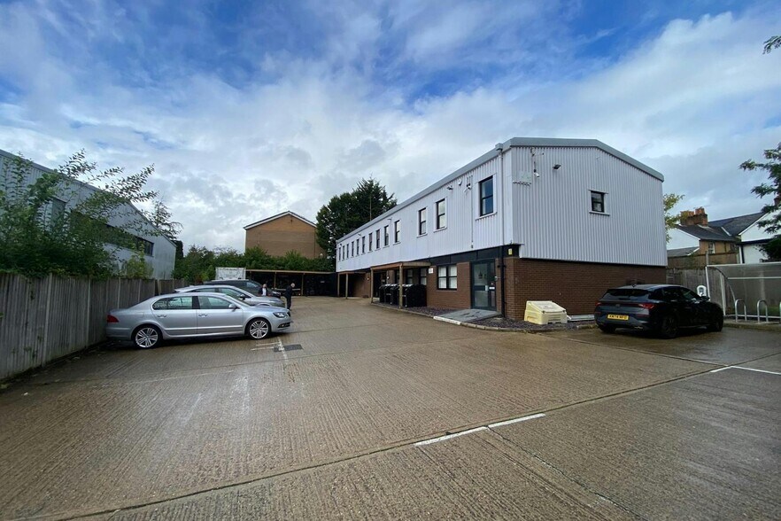 12 Guildford Road Trading Estate, Farnham à vendre - Photo de l’immeuble – Image 1 sur 5
