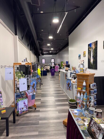 1017 Front St, Sacramento, CA à vendre - Photo intérieure – Image 2 sur 37