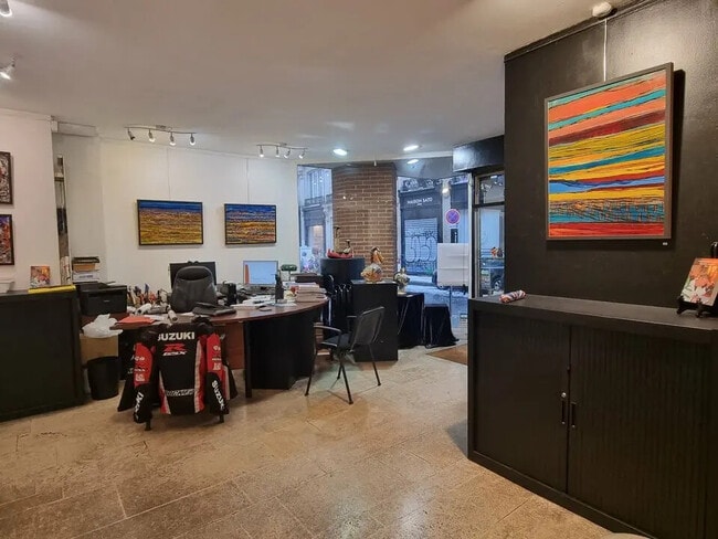 Plus de détails pour Local commercial à louer