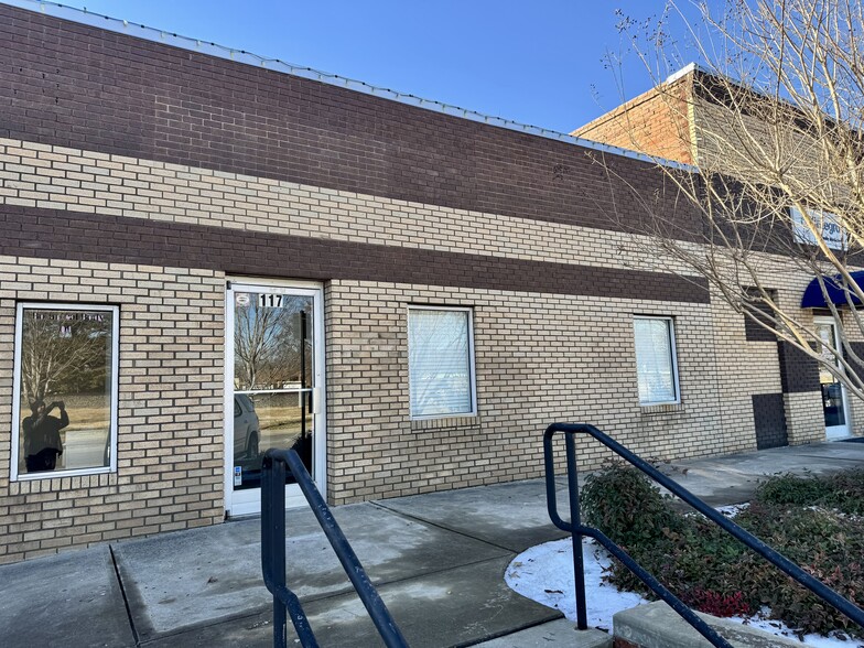 117 W Pennsylvania Ave, Bessemer City, NC à louer - Photo de l’immeuble – Image 1 sur 11