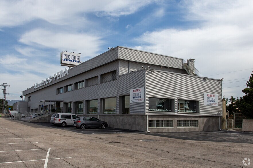 Calle Apeadero, 48, Las Rozas de Madrid, Madrid à louer - Photo de l’immeuble – Image 1 sur 2