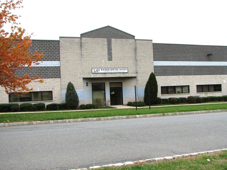 2 Aspen Dr, Randolph, NJ à louer - Photo de l’immeuble – Image 3 sur 5