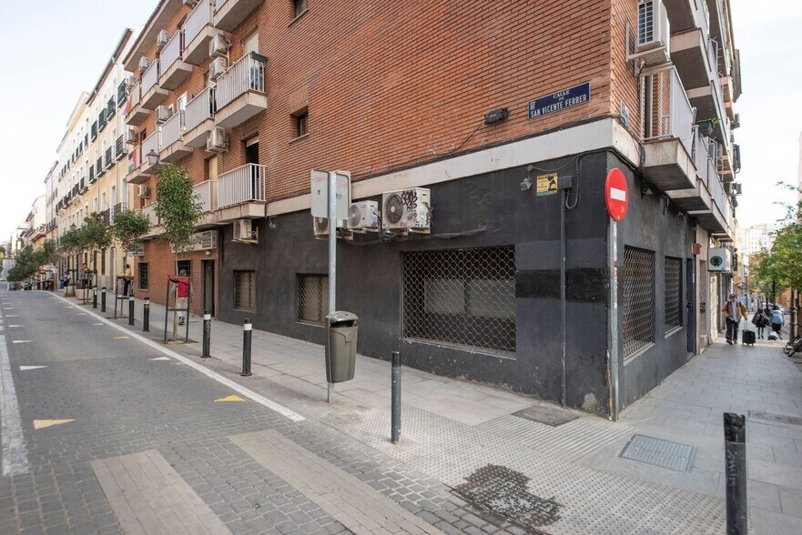 Immeuble residentiel dans Madrid, Madrid à vendre - Photo de l’immeuble – Image 1 sur 3
