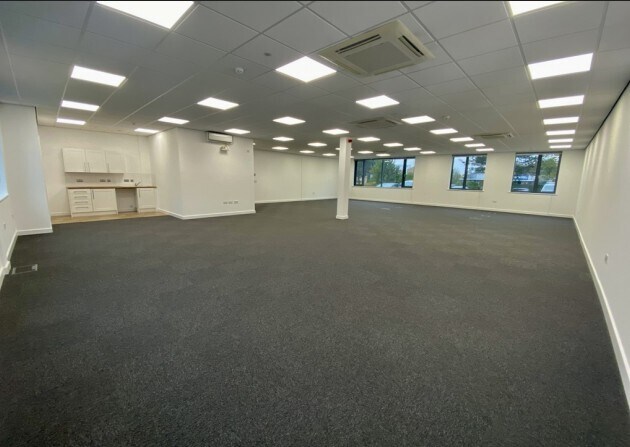 251-252 Capability Green, Luton à louer Photo intérieure– Image 1 sur 2