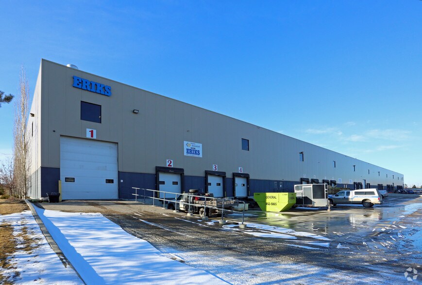 9704-9748 12 Ave SW, Edmonton, AB à louer - Photo de l’immeuble – Image 3 sur 4
