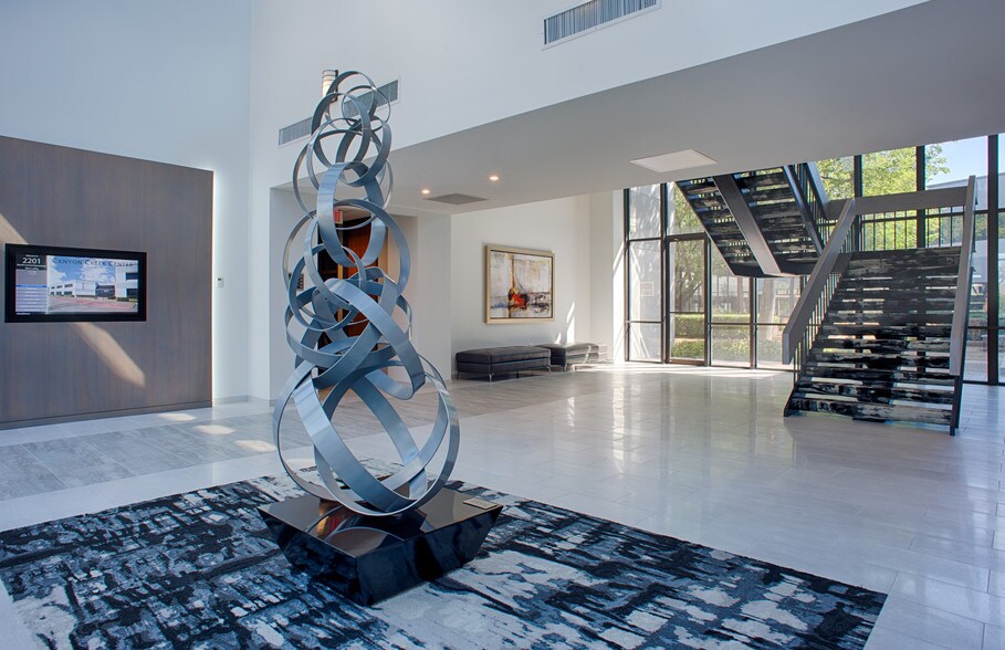 2201 N Central Expy, Richardson, TX à vendre - Photo intérieure – Image 2 sur 15