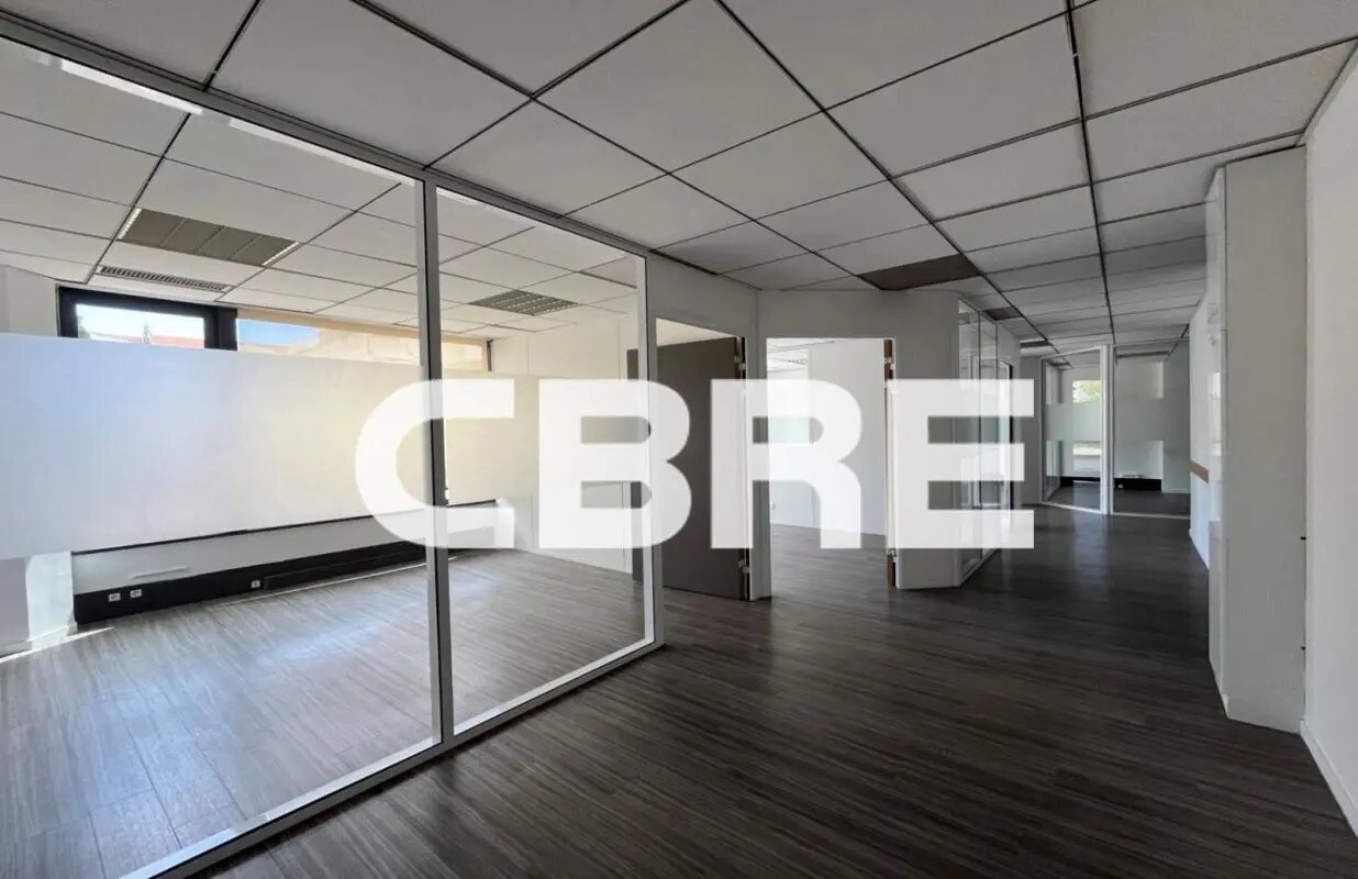 Bureau dans Cannes à louer Photo de l’immeuble– Image 1 sur 9