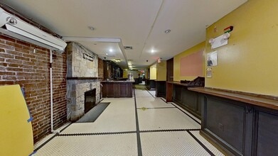 250 W 72nd St, New York, NY à louer Photo intérieure– Image 2 sur 21