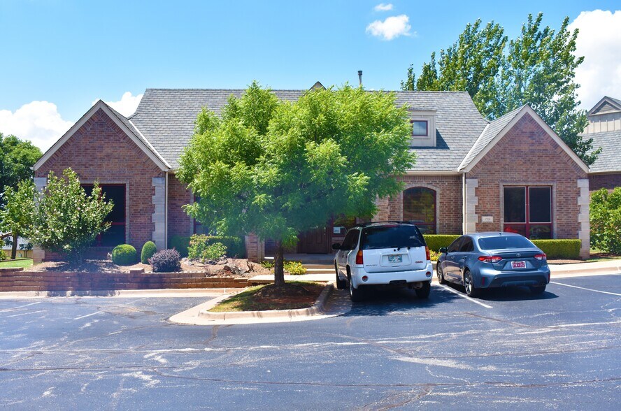 5708 NW 132nd St, Oklahoma City, OK à louer - Photo de l’immeuble – Image 1 sur 7