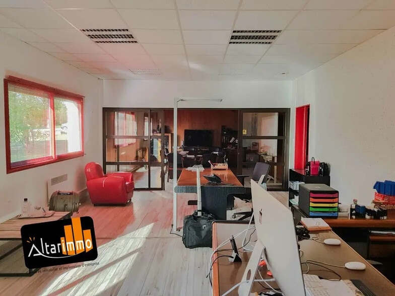 Local d'activités dans VERNEUIL D'AVRE ET D'ITON à vendre - Photo de l’immeuble – Image 3 sur 4