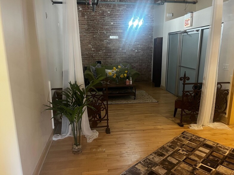409 W Huron St, Chicago, IL à louer - Photo de l’immeuble – Image 3 sur 11