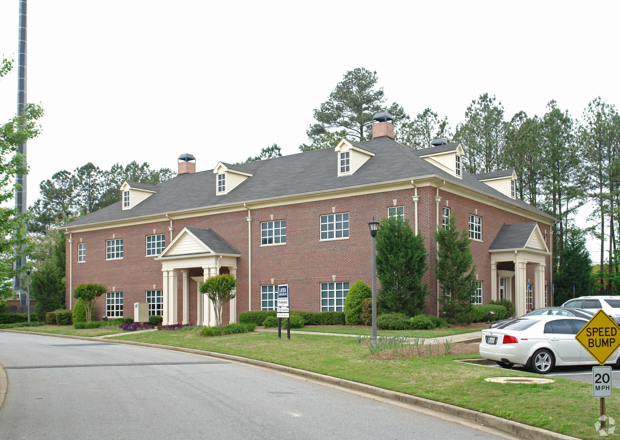 9810 Medlock Bridge Rd, Johns Creek, GA à louer Photo principale– Image 1 sur 3