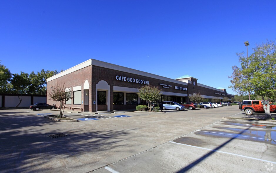 1730 Williams Trace Blvd, Sugar Land, TX à louer - Photo de l’immeuble – Image 1 sur 2