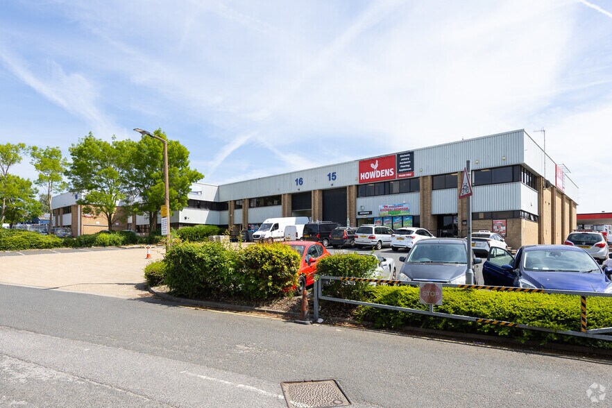 Fleming Way, Crawley à louer - Photo de l’immeuble – Image 1 sur 5