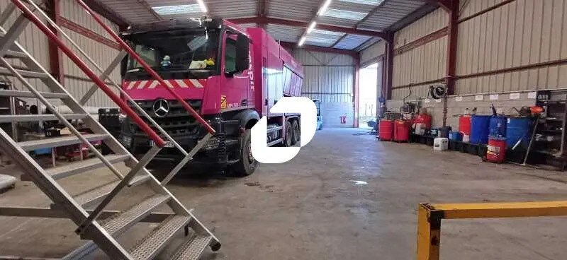 Bureau dans Aubergenville à louer - Photo de l’immeuble – Image 1 sur 1