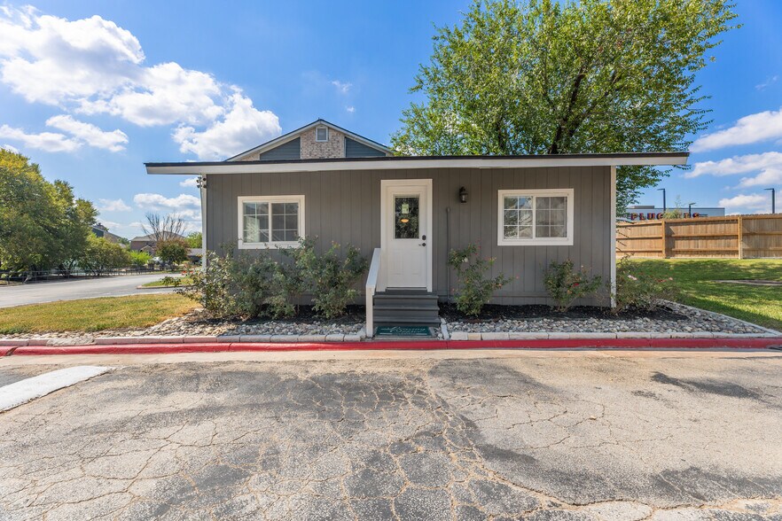 1000 E University Dr, College Station, TX à vendre - Photo de l’immeuble – Image 2 sur 15