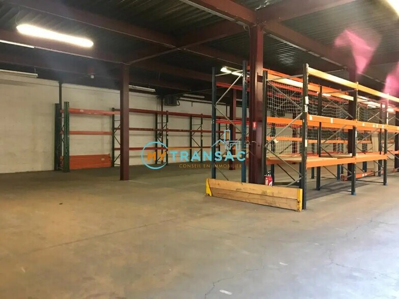 Local d’activités dans Noisy-le-Grand à louer - Photo de l’immeuble – Image 2 sur 2