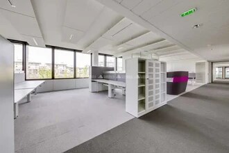 18-20 Rue Des Deux Gares, Rueil-Malmaison à louer Photo intérieure– Image 2 sur 12