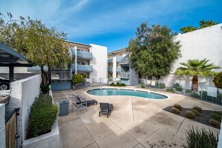 Plus de détails pour 2930 N 52nd St, Phoenix, AZ - Logement à vendre