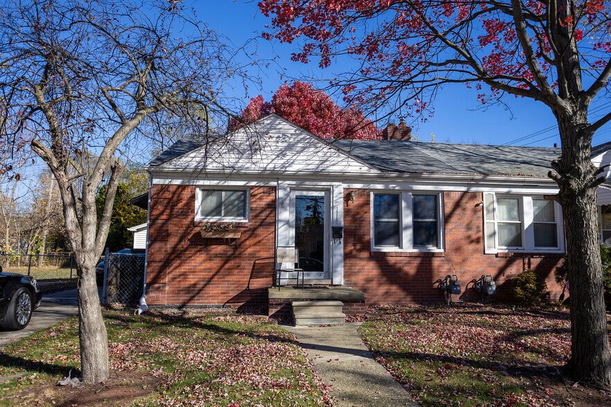 14 Home Portfolio Package portefeuille de 2 biens à vendre sur LoopNet.fr - Photo de l’immeuble – Image 1 sur 1