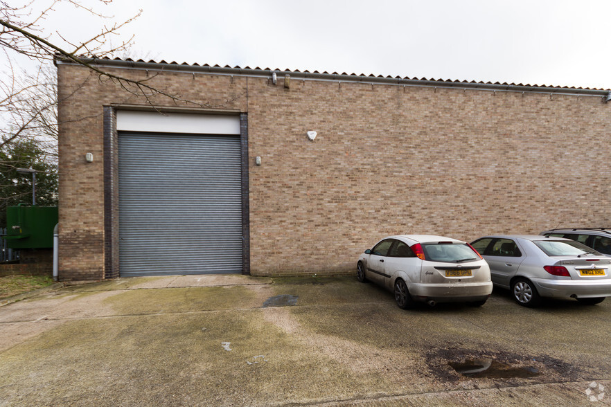 5 Bilton Rd, Chelmsford à louer - Photo de l’immeuble – Image 3 sur 4