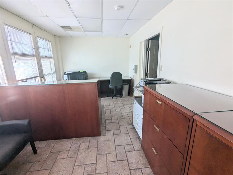 4803 Atlantic Ave, Ventnor City, NJ à louer - Photo de l’immeuble – Image 3 sur 10