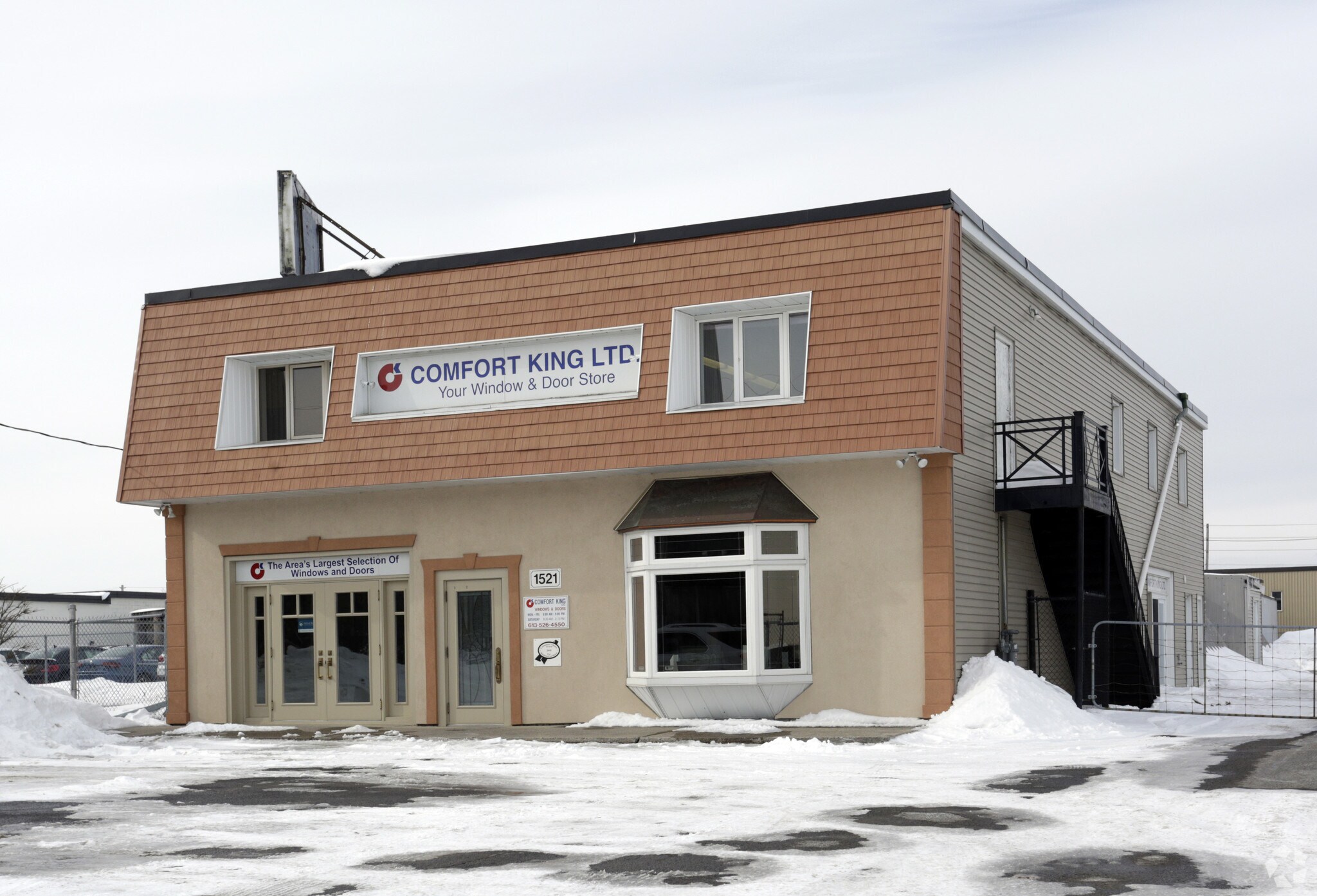 1521 Sieveright Rd, Ottawa, ON à louer Photo de l’immeuble– Image 1 sur 3