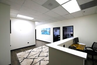 695 S Colorado Blvd, Denver, CO à louer Photo intérieure– Image 1 sur 11