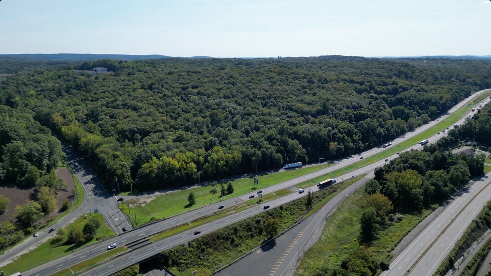 Interstate 84 & Saw Mill Road, Danbury, CT à vendre - Photo principale – Image 1 sur 10