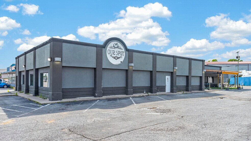 134 W Broadway, Gallatin, TN à vendre - Photo de l’immeuble – Image 1 sur 17